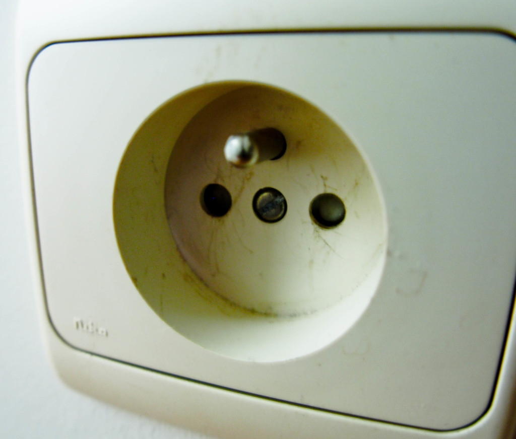 Travel adapters and their mysteries